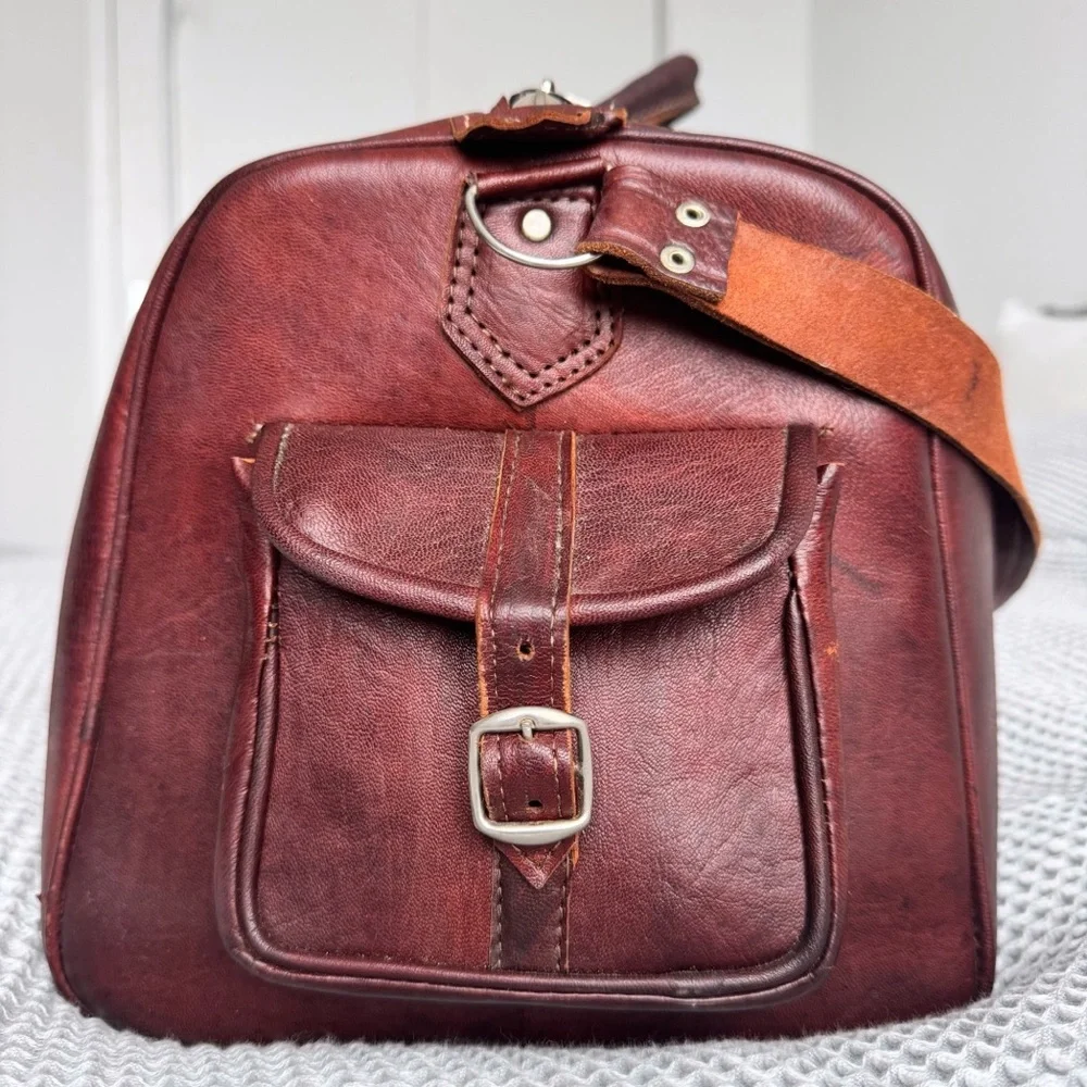 Mahogany Brown Leather Duffel Bag Travel Pattern Lining Classic Side Pockets